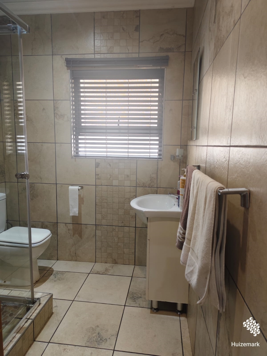 5 Bedroom Property for Sale in Vaalpark Free State